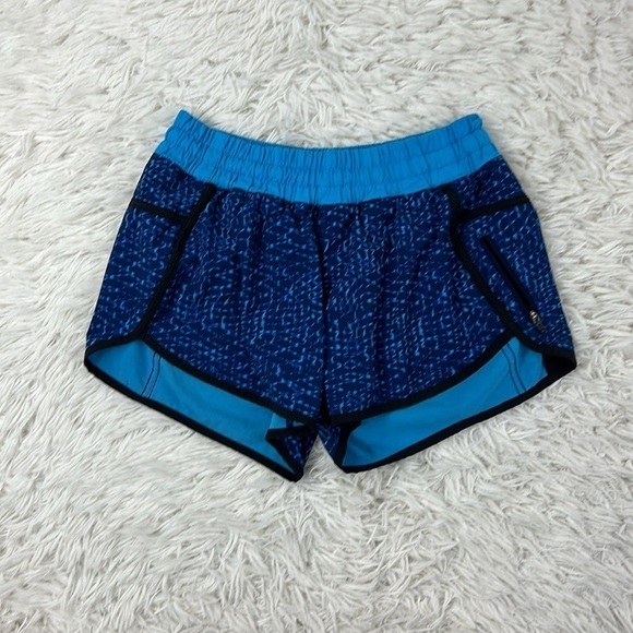 🔥$SALE$🔥 Lululemon Tracker Short III Samba Snake Kayak Blue Hero Blue - Picture 1 of 5